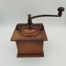 Купить Кофемолка ручная (винтажная), дерево, металл, Западная Европа, 1940-1970 гг.