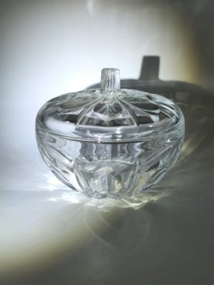купить Сахарница округлой формы с резным декором, стекло, СССР, 1990-2010 гг.
