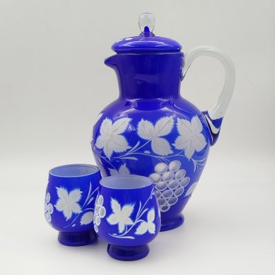 купить Кувшин и два стакана для прохладительных напитков, автор Е.И. Алексеева-Батанова, стекло, трехслойное, гравировка, матирование, Ленинградский завод художественного стекла (ЛЗХС), СССР, 1960-1980 гг.