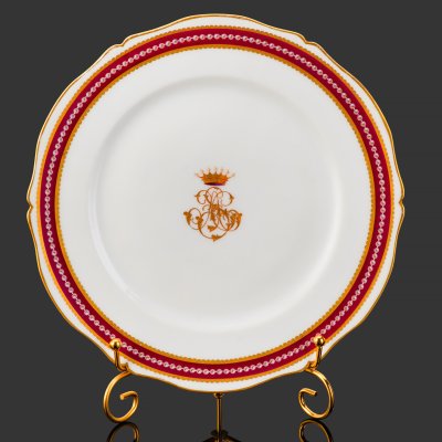 купить Тарелка с монограммой под короной барона, Lahoche & Pannier Escalier de Cristal Palais Royal 162, фарфор, крытье, роспись, золочение, Франция, 1852-1882 гг.