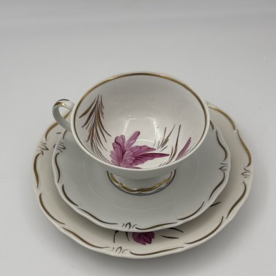 купить Трио чайное с цветочным декором пурпурного оттенка, фарфор, роспись, золочение, Weimar Porzellan (Веймарский фарфор), ГДР, 1949-1980 гг.