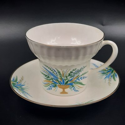 купить Пара кофейная с декором в виде вазонов (форма "Волна"), фарфор, деколь, Ленинградский фарфоровый завод (ЛФЗ), СССР, 1989-2001 гг.