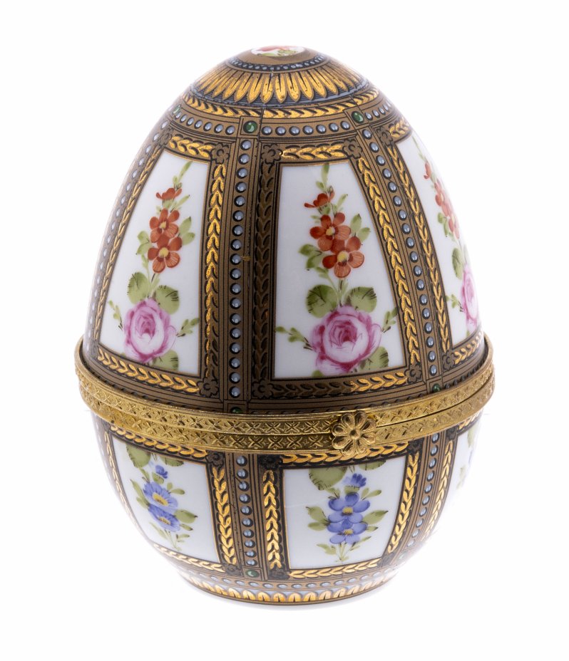 купить Шкатулка  в виде пасхального яйца с цветочным декором, фарфор, деколь, Западная Европа, 2000-2015 гг.