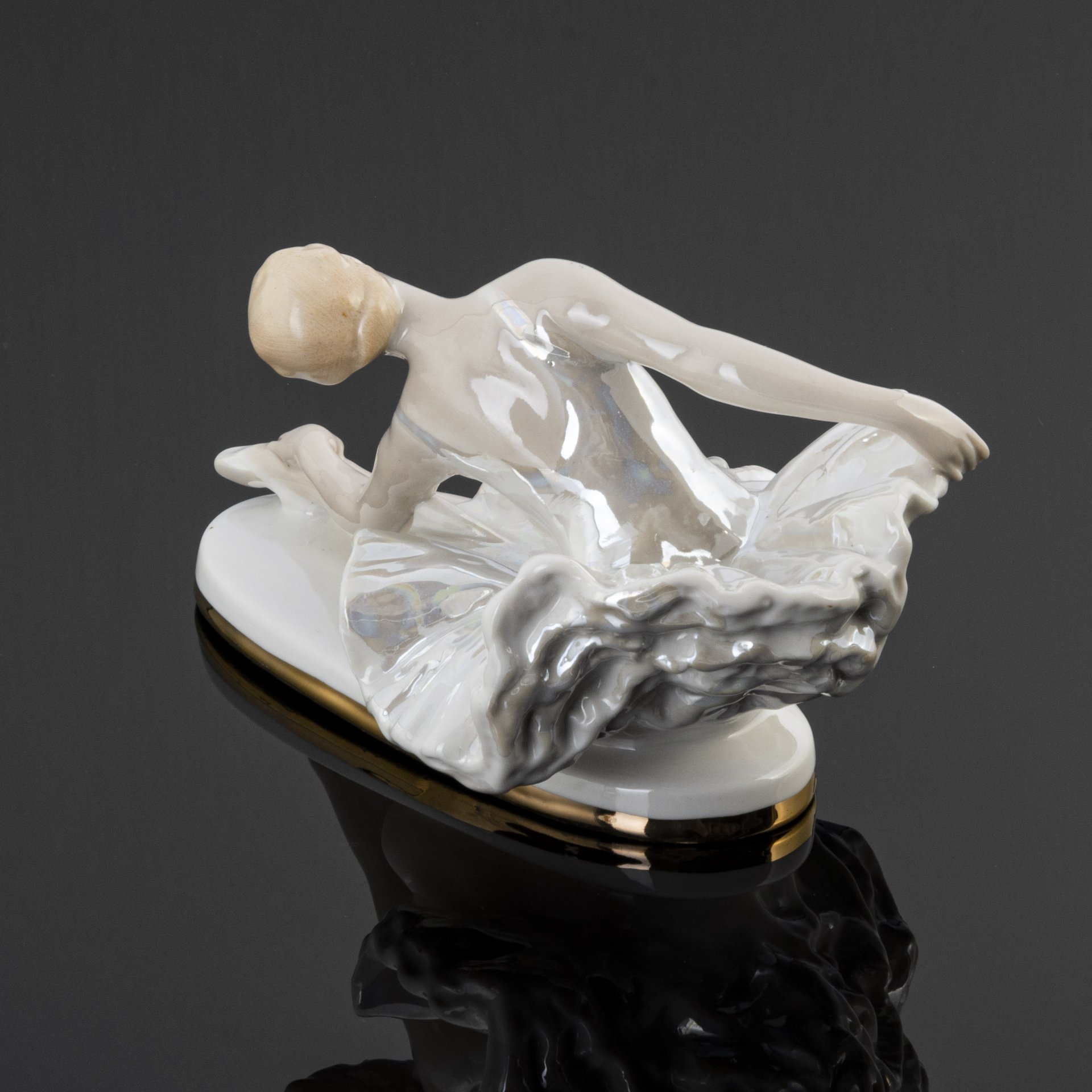 Статуэтка «Умирающий лебедь» (Балерина), фарфор, роспись, люстр ...