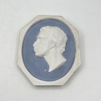купить Панно настенное (барельеф) "Александр Сергеевич Пушкин", скульптор Ю. Крайр, гипс, СССР, 1989 г.