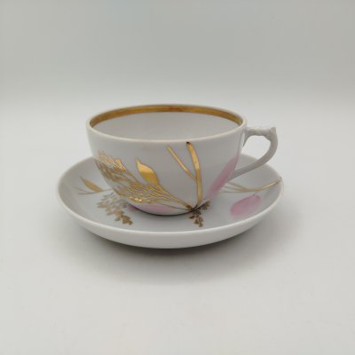 купить Пара чайная, украшенная нежным растительным орнаментом, фарфор, роспись, золочение, Дулевский фарфоровый завод (Дулёво), СССР, 1968-1991 гг.