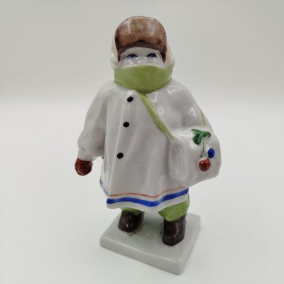 купить Статуэтка "Девочка с муфтой", фарфор, роспись, Артель «Прогресс», СССР, 1950-1960 гг.