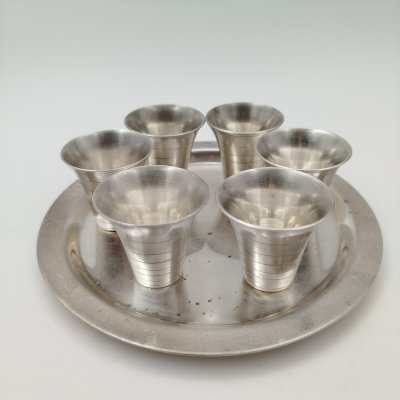 купить Набор для подачи крепких напитков (поднос и 6 стопок), металл, СССР, 1970-1990 гг.