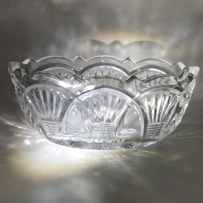 купить Конфетница в форме ладьи с растительным декором, стекло, пресс, СССР, 1970-1990 гг.