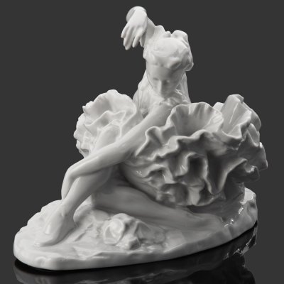 купить Статуэтка «Балерина Г.С. Уланова в концертном номере «Умирающий лебедь» К. Сен-Санса», скульптор Е.А. Янсон-Манизер, фарфор, Ленинградский фарфоровый завод (ЛФЗ), СССР, 1950-1960 гг.