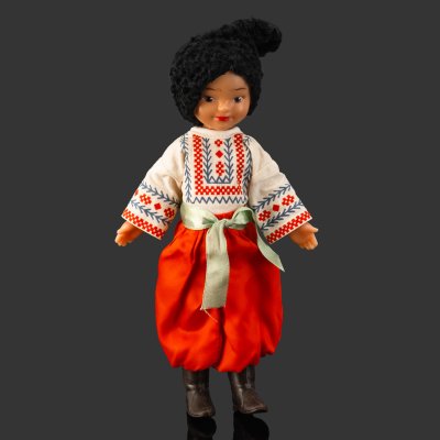 купить Кукла сувенирная "Остап" в украинском национальном костюме, автор Марианна Мотовилова, полиэтилен, текстиль, крашение, роспись, Фабрика «Ленигрушка», СССР, 1970-1980 гг.