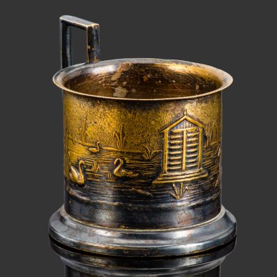 купить Подстаканник, украшенный изображением озера и лебедей, металл, Царство Польское, 1880-1910 гг.