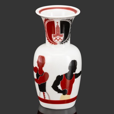 купить [Редкость] Ваза "Бокс", автор формы Городецкий В.М., автор росписи Ларионов А.В., фарфор, деколь, Ленинградский фарфоровый завод (ЛФЗ), СССР, 1978-1980 гг.