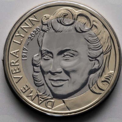 купить Великобритания 2 фунта 2022 "Вера Линн" в буклете