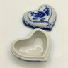 Купить Шкатулка для мелочей (украшений) в форме сердца с цветочным декором, Гжель, фарфор, роспись, Россия, 1998-2015 гг.