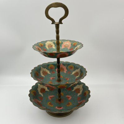 купить Фруктовница трёхъярусная в восточном стиле с флоральным декором на голубом фоне, латунь, холодные эмали, Индия, 1970-1990 гг.