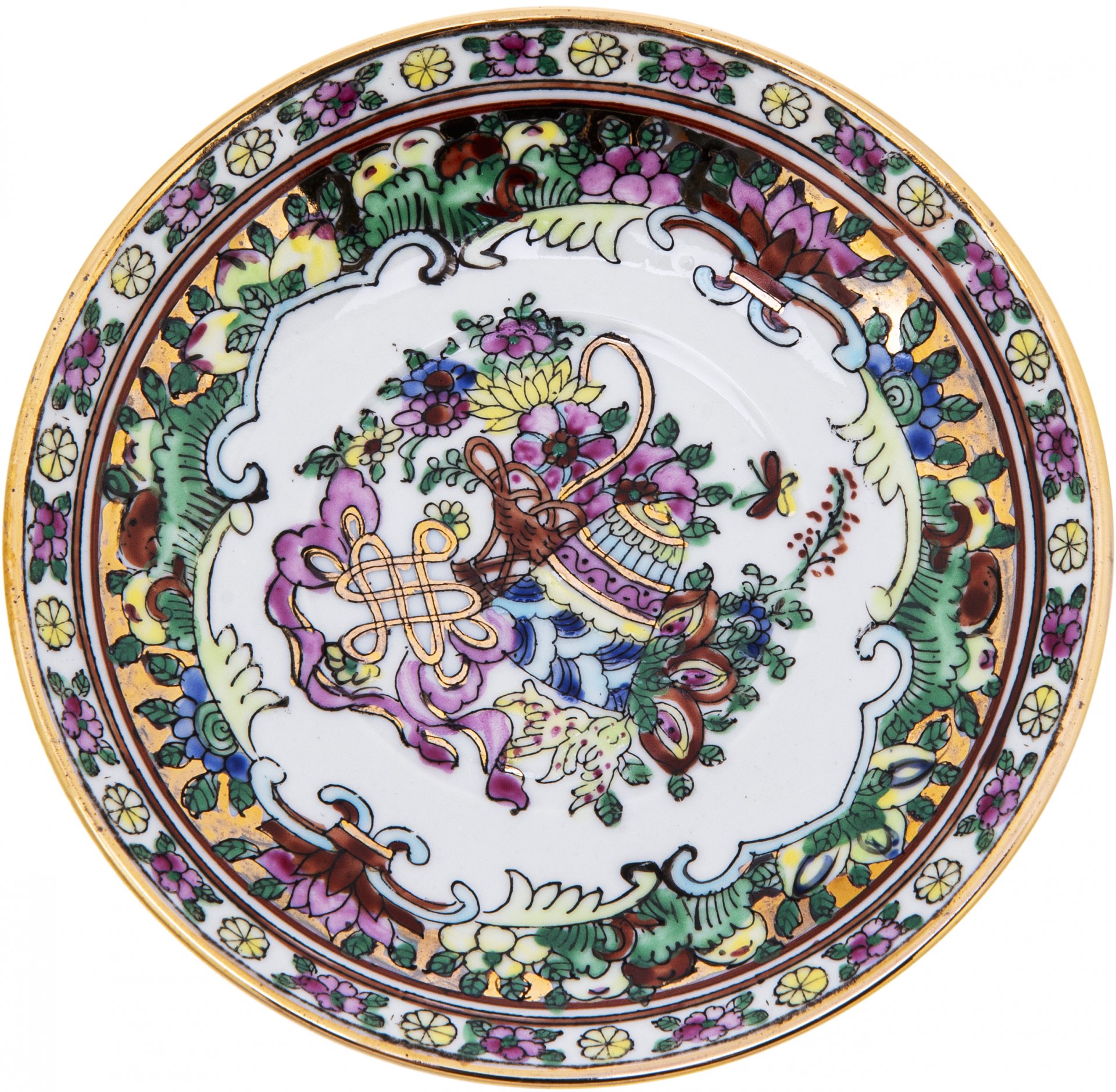 Расписная эмаль 7 букв. Китайская перегородчатая эмаль тарелка. Декоративная посуда эмаль. Роспись эмалью. Фарфор декор.