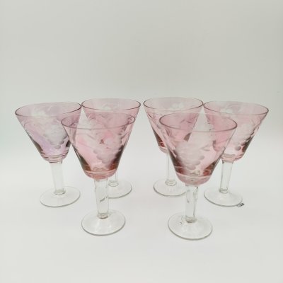 купить Набор из 6-ти бокалов розового оттенка "Виноград", Армавирский стекольный завод, стекло, алмазная грань, СССР, 1960-1980 гг.