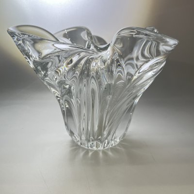 купить Ваза "Тюльпан", автор Х.М. Пыльд, хрусталь, прессование, свободное моделирование, Ленинградский завод художественного стекла (ЛЗХС), СССР, 1970-1980 гг.