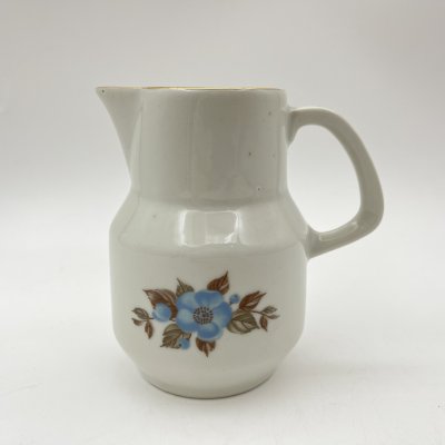 купить Молочник/сливочник, украшенный цветочным декором, фарфор, деколь, золочение, СССР, 1960-1980 гг.