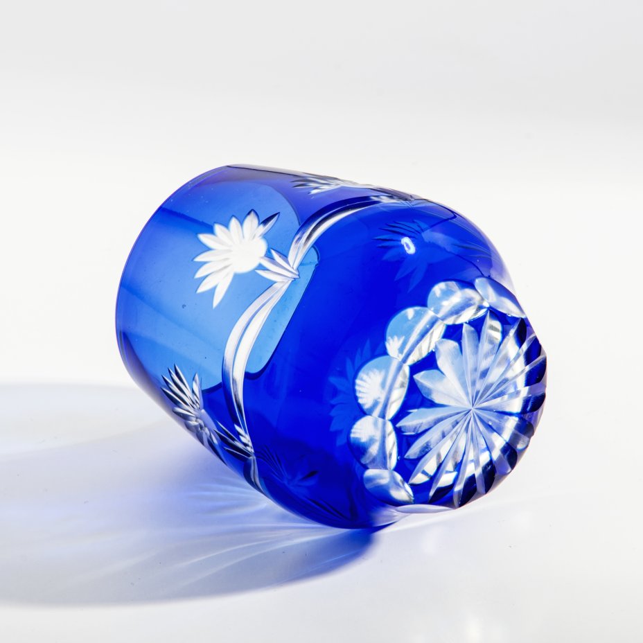 Стакан с цветочным орнаментом, стекло, двуслойное синее стекло ...