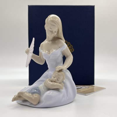 купить Статуэтка "Девушка с ребенком", фарфор, Pavone, Италия, 2025 г.