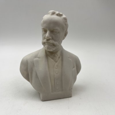 купить Бюст "П.И. Чайковский", скульптор В.И. Сычёв, бисквит, Ленинградский завод фарфоровых изделий (ЛЗФИ), СССР, 1956-1967 гг.