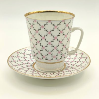 купить Пара кофейная "Розовая сетка", форма "Майская", автор формы Э.М. Криммер, автор рисунка Л.С. Лобанкова, фарфор, деколь, золочение, Ленинградский фарфоровый завод (ЛФЗ), СССР, 1970-1991 гг.