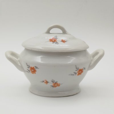 купить Соусник с декором в виде красных цветов, фарфор, деколь, Дмитровский фарфоровый завод (ДФЗ Вербилки), СССР, 1946-1950 гг.