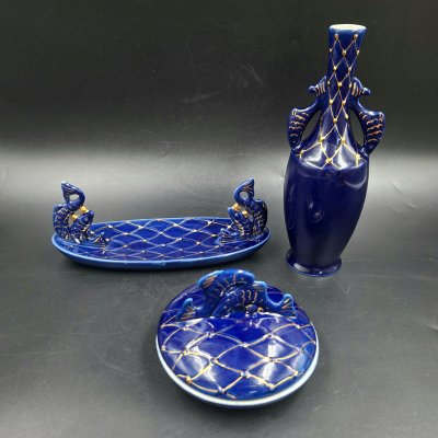 купить Набор туалетный «Ильмень-озеро» (лоток, шкатулка и декоративная ваза), автор Гаврилова Т.А., фарфор, крытье кобальтом, золочение, Бронницкий завод фарфоровых изделий «Возрождение», СССР, 1971-1981 гг.