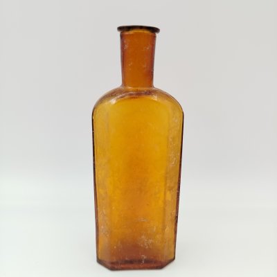 купить Флакон янтарного цвета с уплощенным туловом, стекло, Европа, 1900-1940 гг.