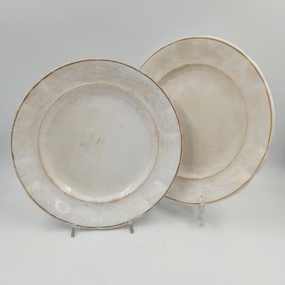 купить Пара обеденных тарелок с золотистой каймой, фаянс, золочение, Тверская Госфабрика в Кузнецове Тверской губернии, СССР, 1920-1927 гг.