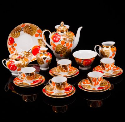 купить Сервиз кофейный "Щедрая осень" на 5 персон (21 предмет), автор рисунка Н.Б. Гусева, автор формы С.Е. Яковлева, фарфор, роспись, золочение, Ленинградский фарфоровый завод (ЛФЗ), СССР, 1960-1970 гг.