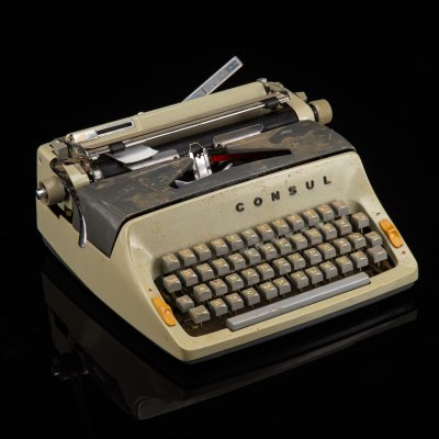 купить Машинка печатная "Consul Model 221" серого цвета в оригинальном кофре, металл, полимерный материал, искусственная кожа, Чехословакия, 1950-1970 гг.