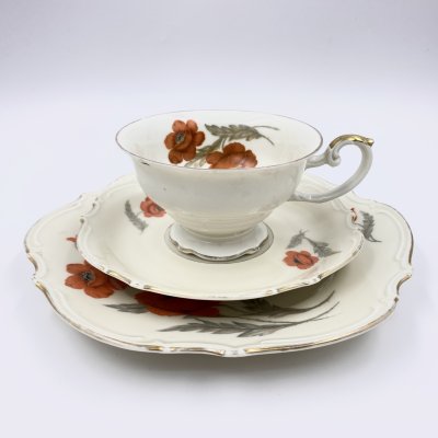купить Чайное трио (чашка, блюдце и десертная тарелка), украшенное изображением маков, фарфор, деколь, золочение, Hutschenreuther (Хутченройтер), Германия, 1928-1943 гг.