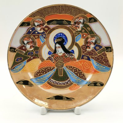 купить Тарелка десертная с изображением архатов, выполненный в стилистике Сацума (Satsuma), Diuschu, фарфор, роспись, золочение, Япония, 1930-1960 гг.