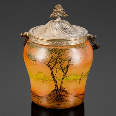 купить Бисквитница (ваза для десертов), украшенная изображением пейзажа, выполненная в стилистике Legras, стекло, роспись, сплав металлов, Франция, 1900-1930 гг.