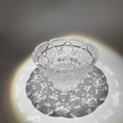 купить Конфетница(салатник) с резным декором, хрусталь, гранение, Гусевской хрустальный завод (Гусь-Хрустальный), СССР, 1970-1990 гг.