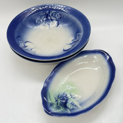 купить Набор из 2 суповых тарелок и селедочницы "Вишни", фаянс, аэрография, Ленинградский завод «Стройфаянс», СССР, 1972-1982 гг.