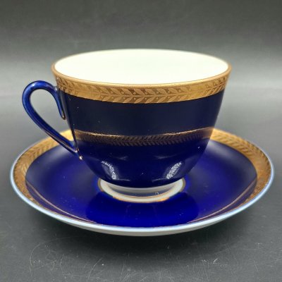 купить Пара чайная с растительным орнаментом вдоль борта, фарфор, крытье кобальтом, золочение, Ленинградский фарфоровый завод (ЛФЗ), СССР, 1960-1970 гг.