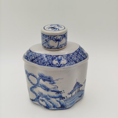 купить Чайница в восточном стиле с изображением пейзажа, фарфор, роспись, Азия, 1990-2000 гг.