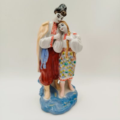 купить Статуэтка "Майская ночь", скульптор О.Л. Жникруп, фарфор, роспись, золочение, Полонский завод художественной керамики (Полонное ЗХК), СССР, 1956-1972 гг.