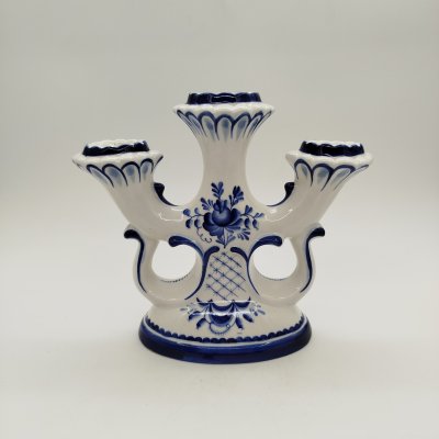 купить Подсвечник на 3 свечи с растительным декором, фарфор, роспись, Объединение «Гжель», СССР, 1986-1991 гг.