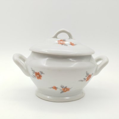 купить Соусник с декором в виде красных цветов, фарфор, деколь, Дмитровский фарфоровый завод (ДФЗ Вербилки), СССР, 1946-1950 гг.