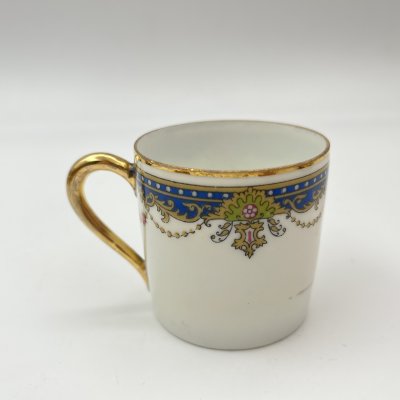 купить Чашка кофейная, украшенная растительным декором, форма "Литрон", Limoges Elte', фарфор, деколь, золочение, Франция, 1920-1940 гг.