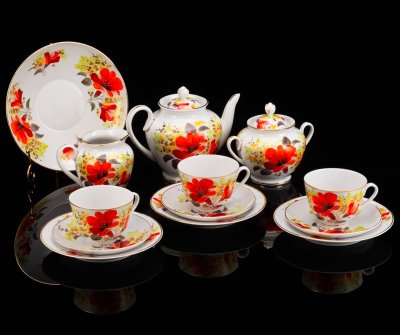 купить Сервиз чайный "Цветы юга", художник Л.И. Лебединская, на 3 персоны (13 предметов), фарфор, роспись, золочение, Ленинградский фарфоровый завод (ЛФЗ), СССР, 1970-1991 гг.