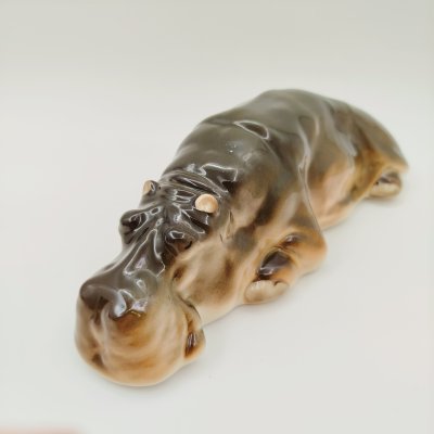 купить Статуэтка "Бегемот лежащий", фарфор, аэрография, Ленинградский фарфоровый завод (ЛФЗ), СССР, 1970-1991 гг.