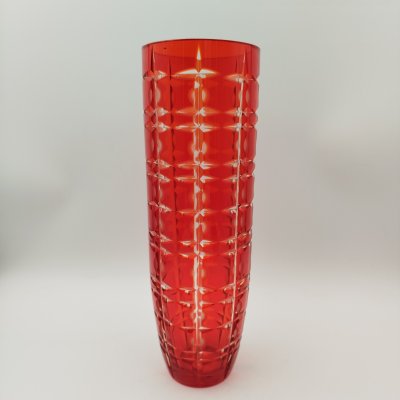купить Ваза «Подарочная» красного цвета с геометрическим декором, автор Новиков А.И., стекло, алмазная грань, Стекольный завод «Красный май», СССР, 1960-1980 гг.