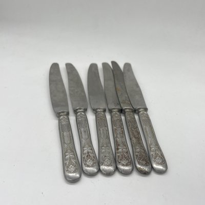 купить Набор из 6 столовых ножей с декором на ручках, сталь, Павловский завод художественных металлоизделий им. С.М. Кирова, СССР, 1940-1970 гг.
