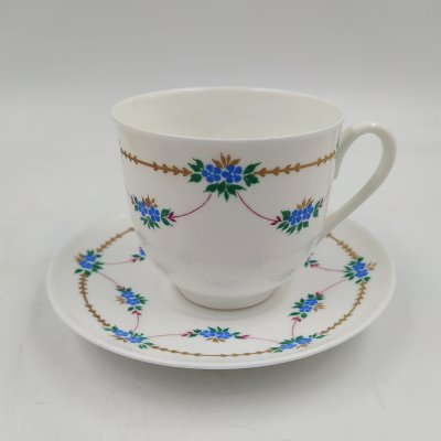 купить Пара кофейная с нежным цветочным декором (форма "Ландыш"), фарфор, деколь, золочение, Ленинградский фарфоровый завод (ЛФЗ), СССР, 1970-1992 гг.